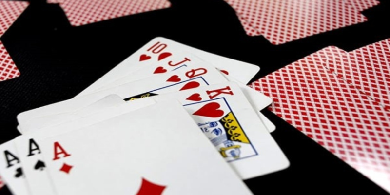Thùng phá sảnh thường xuất hiện trong game bài mậu binh và poker